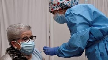Cae la mortalidad de mayores de 80 años en España por primera vez en la epidemia