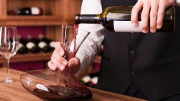 5 errores que probablemente cometes al pedir vino en un restaurante