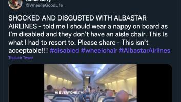 Así ha tenido que ir una mujer con discapacidad al baño de un avión: 