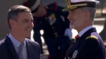 El momento entre Sánchez y Felipe VI que en directo pasó desapercibido y en Twitter está triunfando