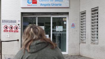 La Sanidad de Ayuso alardea de las cifras de las "nuevas urgencias" tras un fin de semana de caos y le llueven las críticas