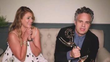 La actriz Sunrise Coigney, mujer de Mark Ruffalo, le roba el protagonismo por lo que hizo cuando ganó el Emmy