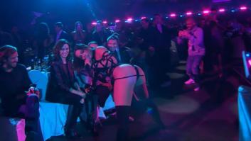 Anitta se pone a perrear delante de Ayuso en LOS40 Music Awards y las redes enloquecen