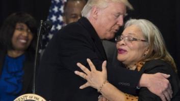 Trump abraza a la sobrina de Martin Luther King
