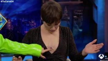 Soraya Arnelas explica a Pablo Motos en 'El Hormiguero' (Antena 3) la verdad sobre su tatuaje en el pecho