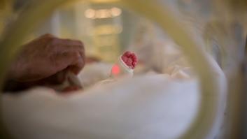 Se despierta de su operación de trasplante de corazón tras haber sido padre en el mismo hospital