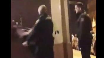 El vídeo de un policía nacional agrediendo a una mujer que indigna en las redes