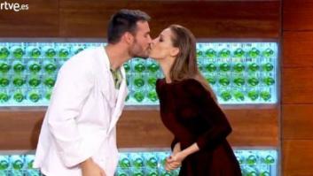 El nuevo y profético beso de Eva González y Saúl Craviotto en 'MasterChef Celebrity'