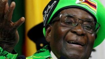 El ejército toma el control en Zimbabue pero niega un golpe de Estado en contra de Robert Mugabe