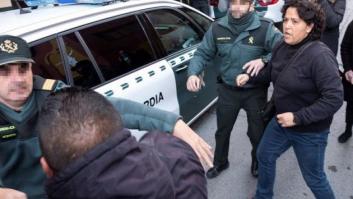 Trasladan a Bernardo Montoya a los juzgados de Valverde entre gritos de "asesino"