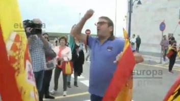 Manifestantes contra Pablo Iglesias agreden a una periodista de Europa Press