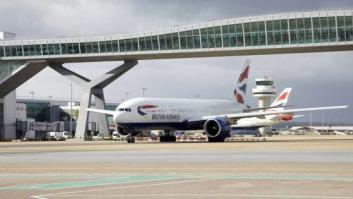 Cancelados todos los vuelos en el aeropuerto londinense de Gatwick por la presencia de varios drones