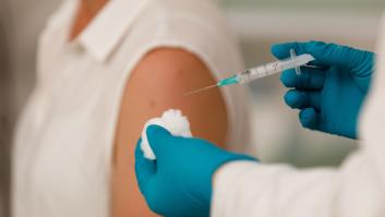 España refuerza el proceso de vacunación con 500.000 dosis de Sanofi