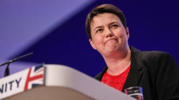La líder de los conservadores escoceses apoya a Theresa May: "Tiene cojones de acero"