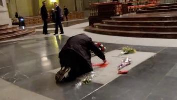 El artista que pintó la tumba de Franco, acusado de daños y desorden público