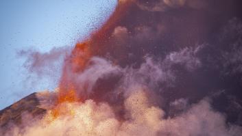 El Etna registra una nueva erupción lanzando ceniza y lava
