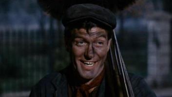 Dick Van Dyke, el deshollinador de 'Mary Poppins', pagó a Walt Disney por un papel en la película