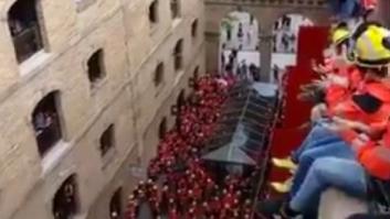 200 bomberos protestan a favor del 1-O al grito de "votarem" en Barcelona