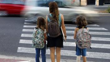 Los padres denuncian "copagos ilegales" para luz, agua o papel higiénico en colegios públicos