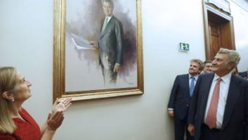 El retrato de Posada ya cuelga en la Galería de Presidentes con un coste de 66.000 euros