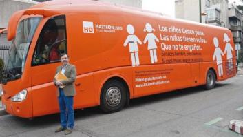 'Hazte Oír' vuelve a sacar su autobús tránsfobo a la calle contra la Ley de Igualdad LGTBI: 