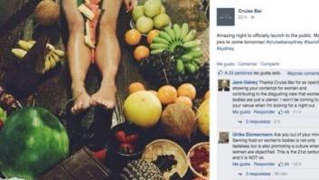 Indignación con un bar de Australia por utilizar mujeres como bandejas de fruta