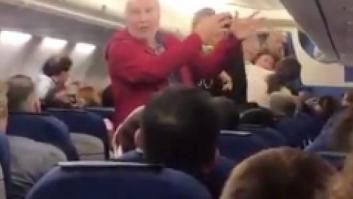 KLM expulsa de un avión a dos ancianos españoles que no entendían inglés