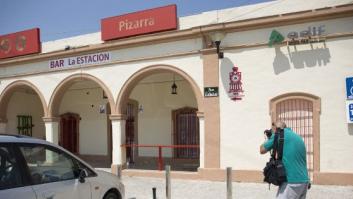 Los padres de la niña muerta junto a las vías de Pizarra (Málaga) en julio se niegan a aceptar la versión oficial