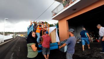 El avance de la lava obliga a ampliar la evacuación a casi todo el barrio de La Laguna