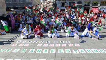 Un grupo de saharauis peticionarios de asilo se declaran en huelga de hambre en la sala de inadmitidos del aeropuerto de Barajas
