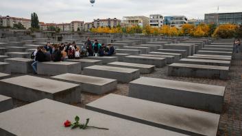 Investigan a policías alemanes por hacer fitness en el Monumento del Holocausto y grabarse con el móvil