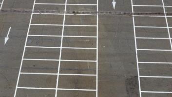 La Guardia Civil tuitea contra los que ocupan dos espacios al aparcar