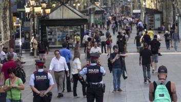 Barcelona abre la Rambla, cerrada tras los atentados, aunque el transporte urbano sigue afectado