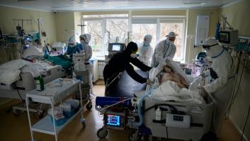 El récord de infecciones en Europa del Este elevan los casos de covid-19 a 250 millones