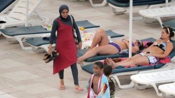 Piden a mujer que se bañó en burkini en una piscina de Francia que pague la desinfección