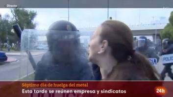 Lo que esta mujer de Cádiz le dice a la Policía en directo en TVE arrasa en Twitter