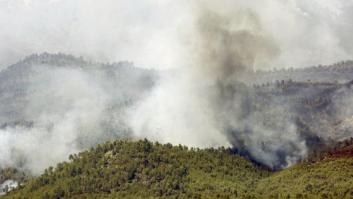El incendio de Yeste sigue fuera de control y ha quemado ya 2.000 hectáreas