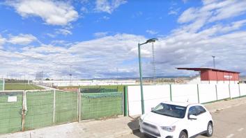 Muere un trabajador en un campo de fútbol de Guadalajara tras sufrir una caída de 20 metros