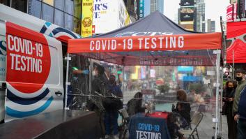 Nueva York impone la vacunación obligatoria contra el coronavirus a los empleados del sector privado