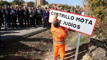 Un pueblo de Burgos amanece plagado de pintadas antisemitas y contra el alcalde