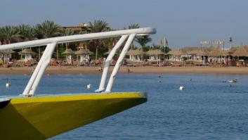 Dos turistas muertos y cuatro heridos al ser acuchillados en una playa de Egipto