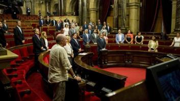 Un Parlament casi vacío guarda un minuto de silencio por Miguel Ángel Blanco