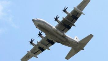 Los 16 tripulantes de un avión militar de EEUU mueren al estrellarse en Misisipi
