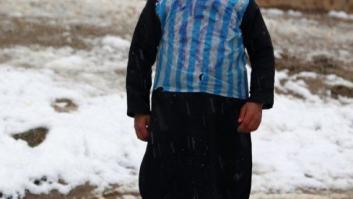 El niño afgano fan de Messi ya tiene la camiseta de su ídolo