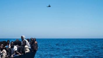 Salvamento Marítimo rescata a 96 personas a bordo de tres pateras en el Mar de Alborán (Almería)