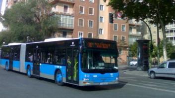 Un conductor de autobús de Madrid recibe una paliza de cuatro viajeros por defender a una mujer