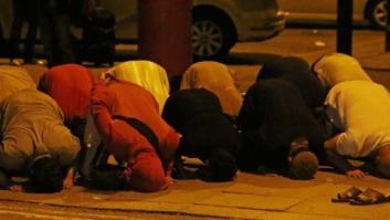 Un muerto y 10 heridos tras un atropello masivo en una mezquita de Londres
