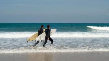 Seis playas para surfear las mejores olas del Cantábrico