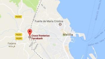 Un coche kamikaze entra con nueve inmigrantes en Melilla y hiere a dos agentes