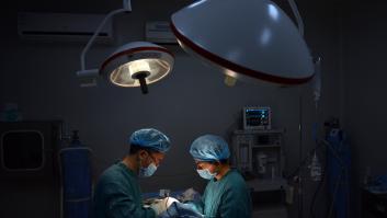 La jueza ordena detener al cirujano que operó a la mujer fallecida tras una lipoescultura